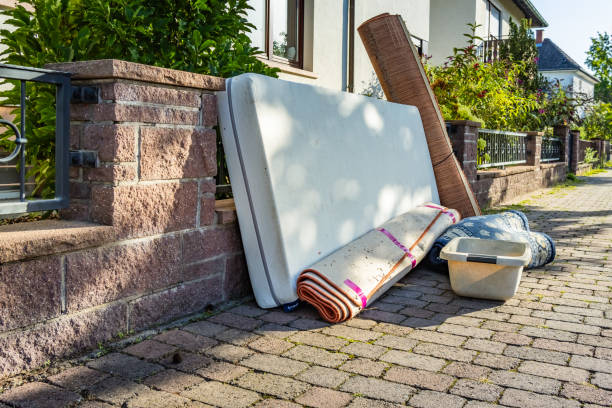 Best Yard Waste Removal  in Country Squire Lakes, IN